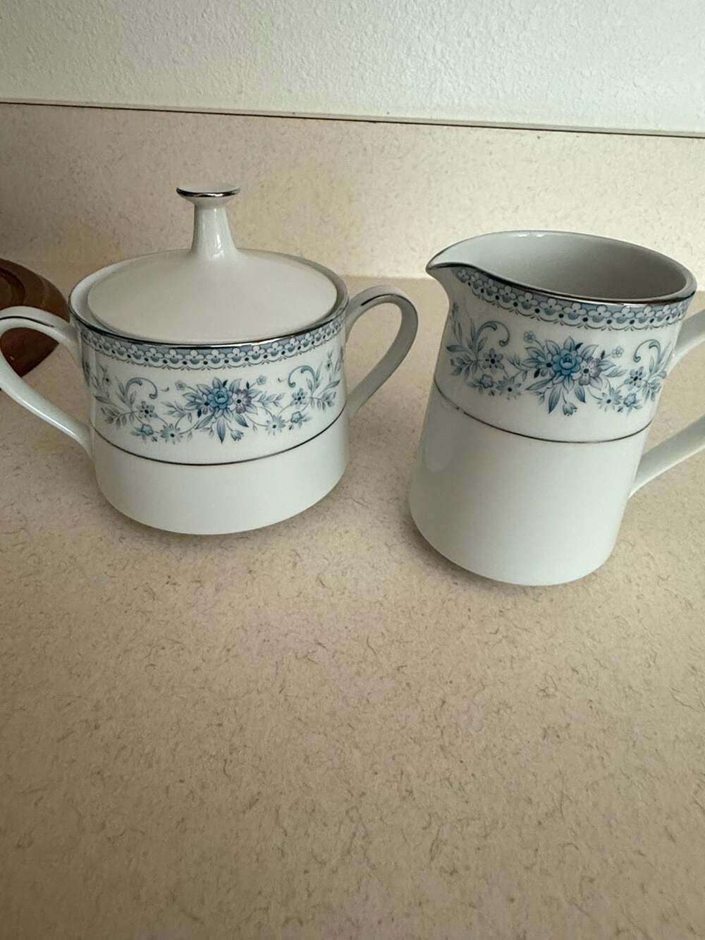Contemporary by Noritake Blue Hill Sugar Bowl And Creamer Set